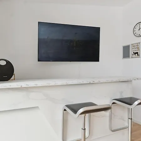 Beliggende Med Moderne Faciliteter Άλμποργκ